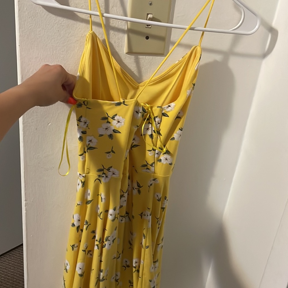 Dresses - Picture 2 of 2